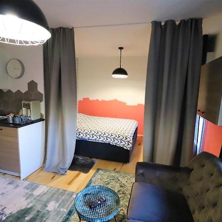 Room Emma,Between Bus And Train Station,Netflix,Speed Wi-Fi Zagreb Exteriör bild