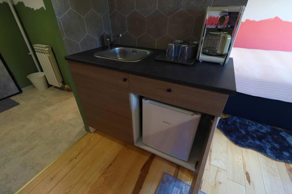 Room Emma,Between Bus And Train Station,Netflix,Speed Wi-Fi Zagreb Exteriör bild