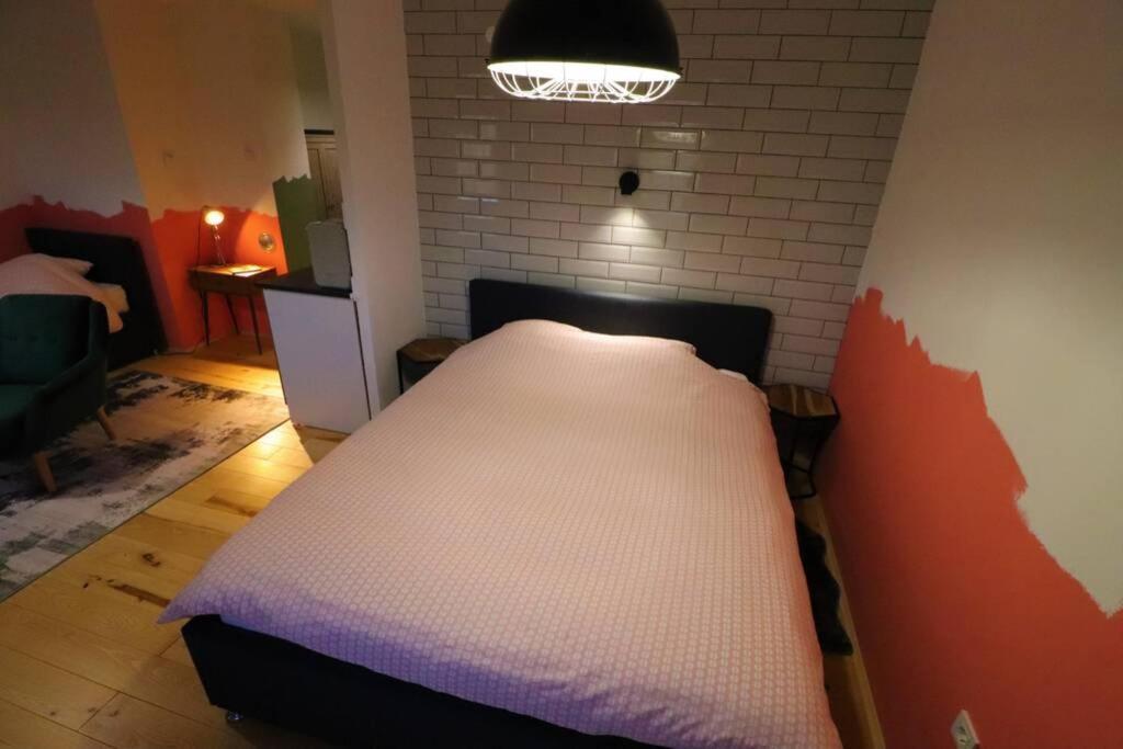 Room Emma,Between Bus And Train Station,Netflix,Speed Wi-Fi Zagreb Exteriör bild