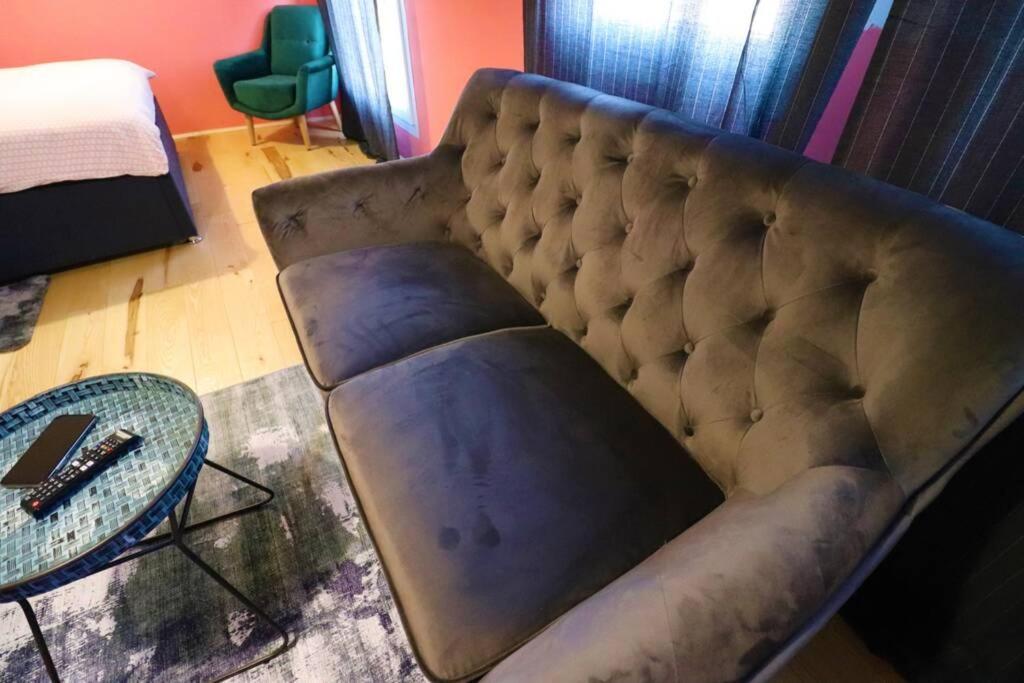 Room Emma,Between Bus And Train Station,Netflix,Speed Wi-Fi Zagreb Exteriör bild
