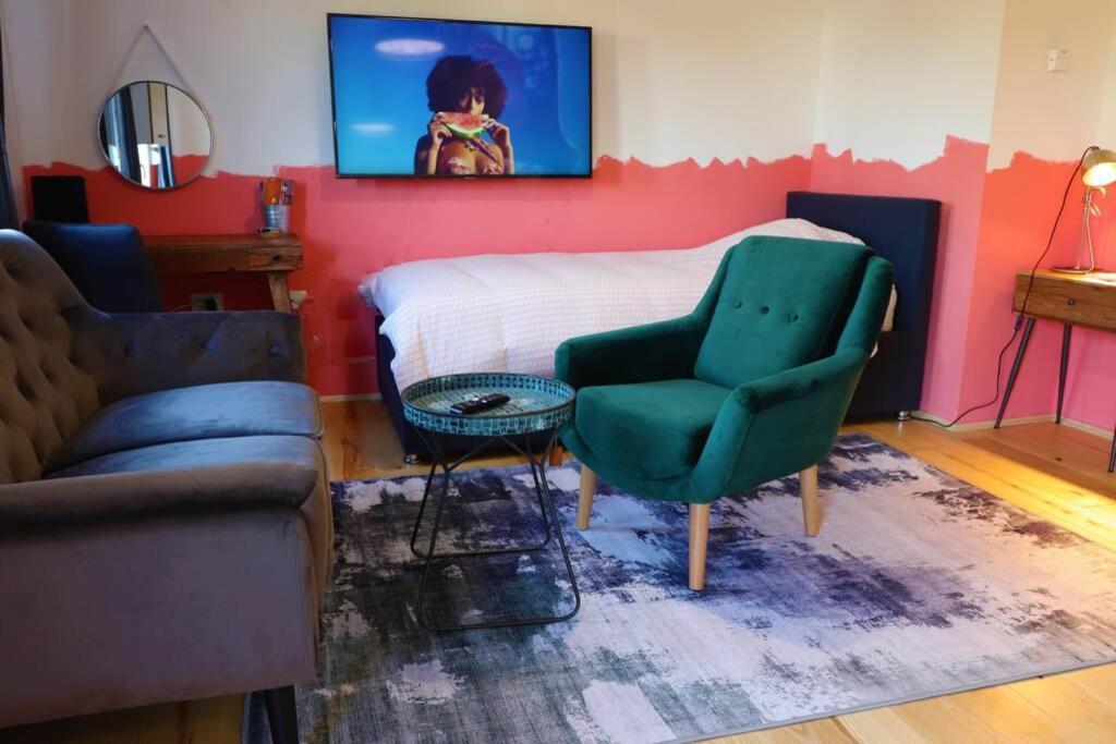 Room Emma,Between Bus And Train Station,Netflix,Speed Wi-Fi Zagreb Exteriör bild