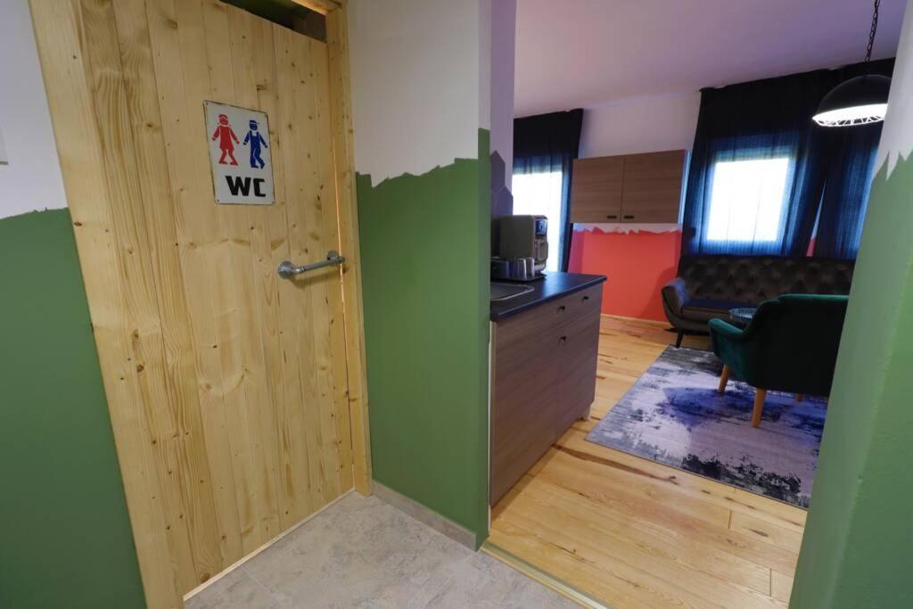 Room Emma,Between Bus And Train Station,Netflix,Speed Wi-Fi Zagreb Exteriör bild